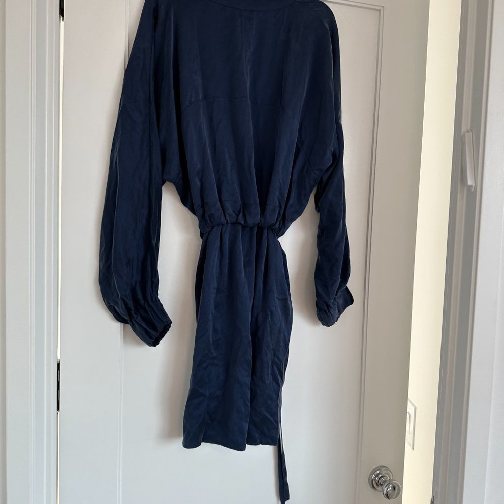 Lunya Washable Silk Robe SZ 1X Deep Blue Hypoallergenic Removable Belt - Picture 6 of 7